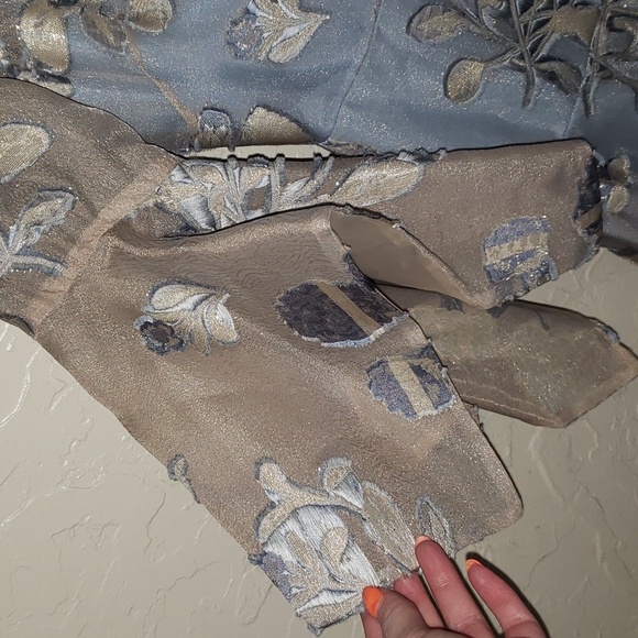 Badgley Mischka Gown - Picture 12 of 17